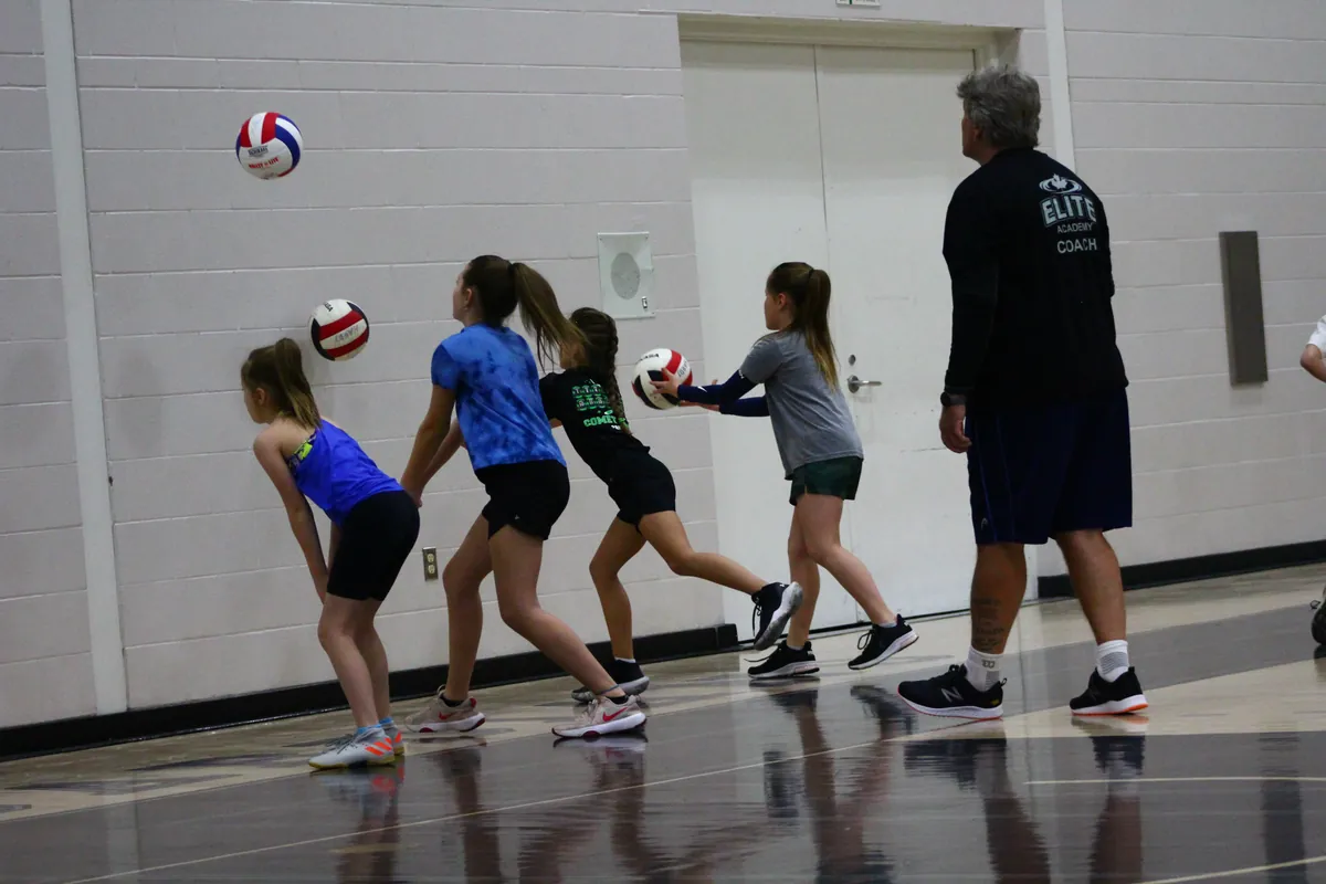 "Private Training & Team Sessions: Your Gym, Your Focus, Your Coach!" 🏐🔥