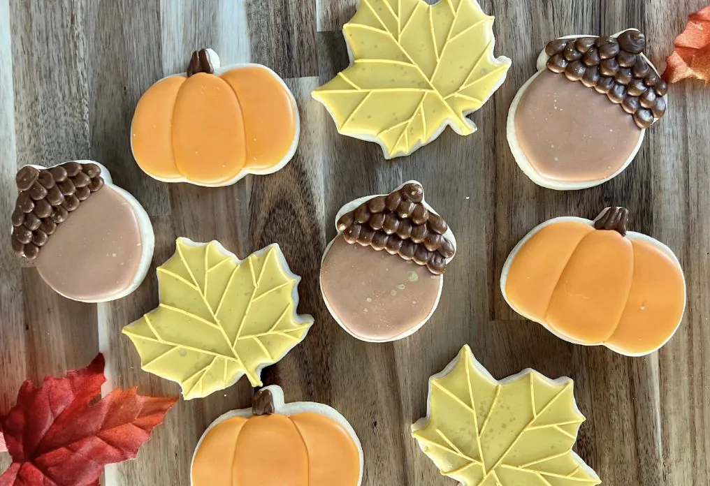 3602 Fall-Themed Cookie Decorating with Royal Icing