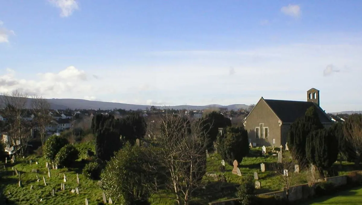 St Nahi’s Church and Cemetery Art History Tour