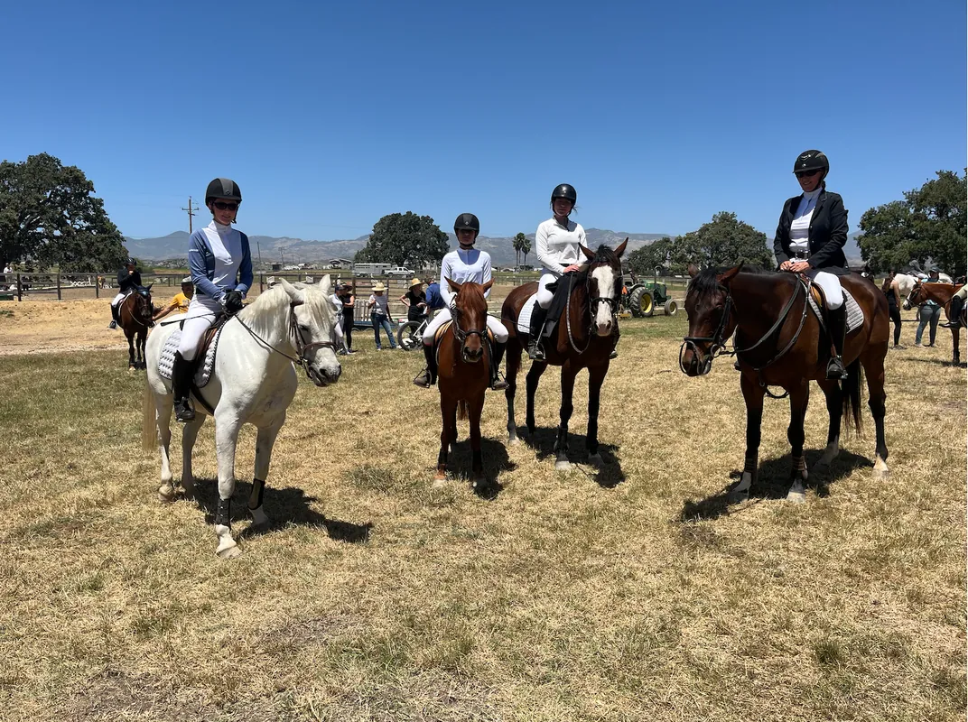 CALIFORNIA DRESSAGE SOCIETY, Canada Larga