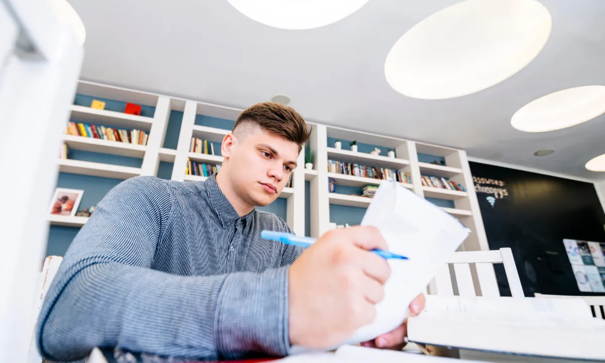 SAM25 How to find an internship & research abroad