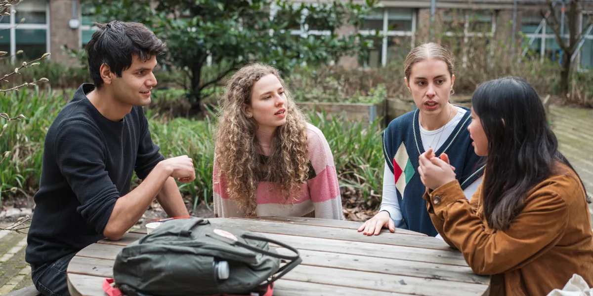 SAM26 FMG Communication Science & Studying Abroad