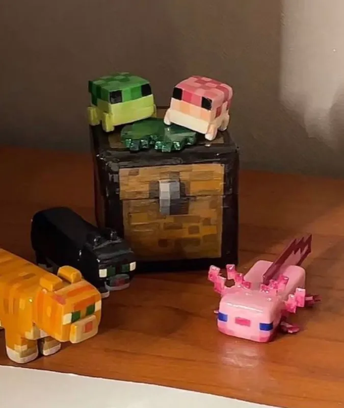 Friday Afternoon Art Club - Clay Handbuilding Minecraft Sculpture