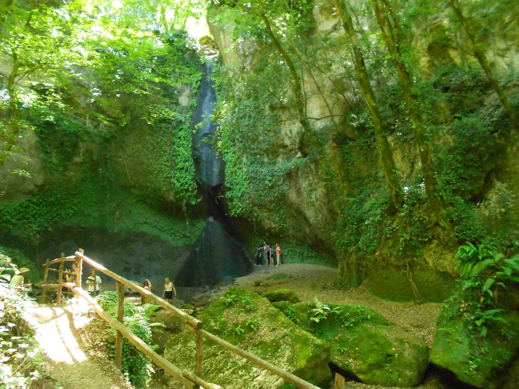 Tra fiumi e luoghi sacri: la Fiora e Poggio Conte