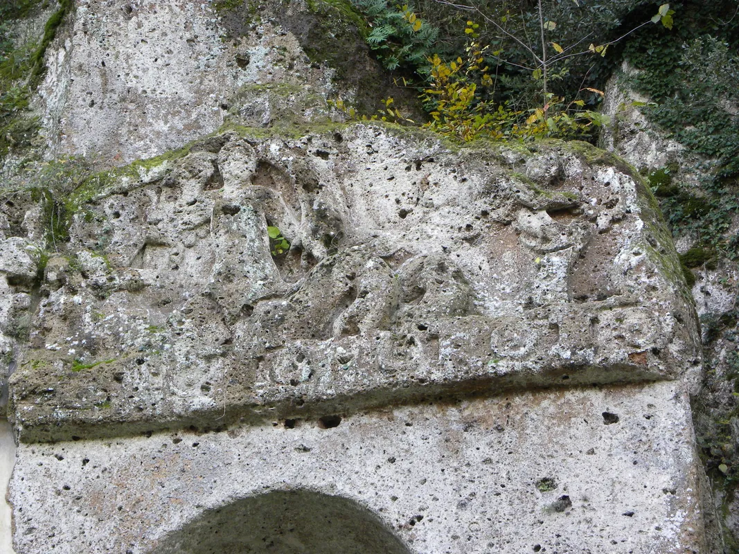 Sovana e le necropoli rupestri