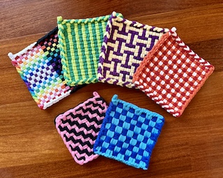 C2027-0221 Beginning Potholders with  Niti Goel