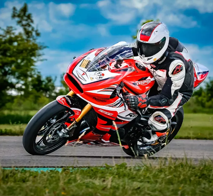 Rennstreckentraining mit Hardwaldracing auf dem Circuit Chambley