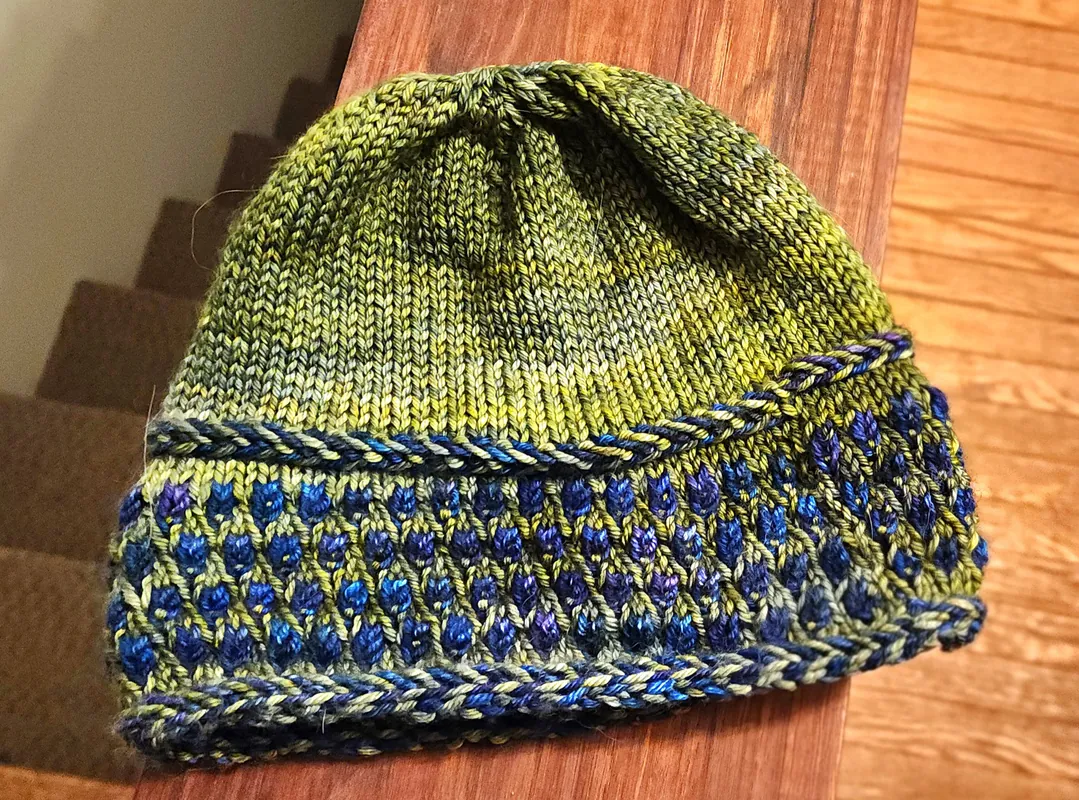 Tuesday Knit Along: Knitted hat/headband  with Latvian Braid and Leaves