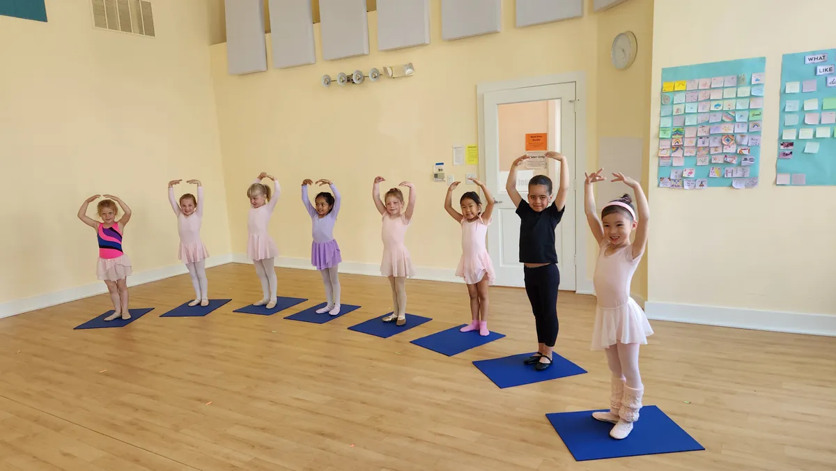 MON 315 Ballet/Hip Hop Beginning private group (Convent K)