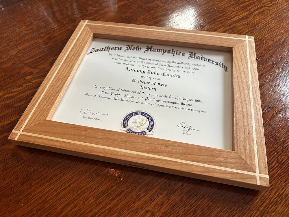 Women+ in Woodworking: 8 x 10 Picture Frame with Inlay Detail