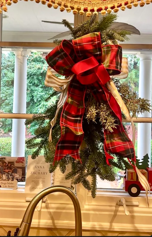 Make your own Christmas swag with Rachel Jordan