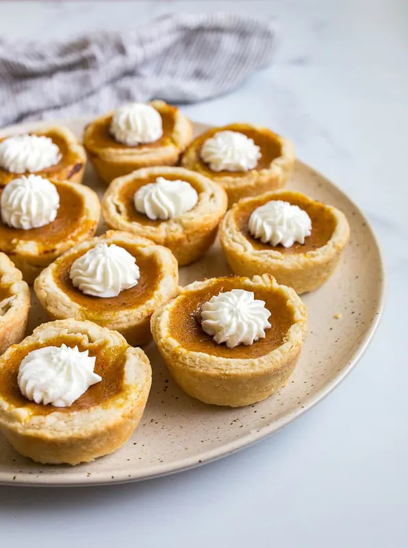 Make Mini Pumpkin Pies and Holiday Cards