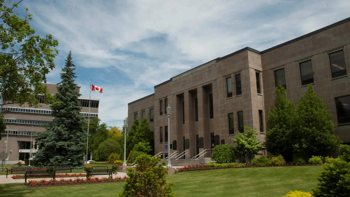 Council Staff Relations: Navigating relationships and building political acuity