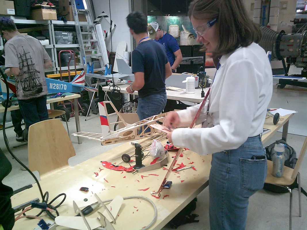 Advanced RC Aircraft/Warbirds (Capacity: 10) LAB FEE: $250 Middle School