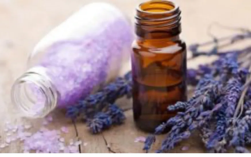 Aromatherapy and Mindfulness for Holistic Natural Skincare