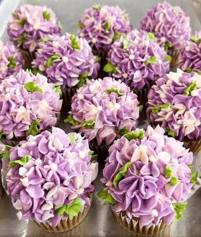 Cupcake Decorating: Hydrangea