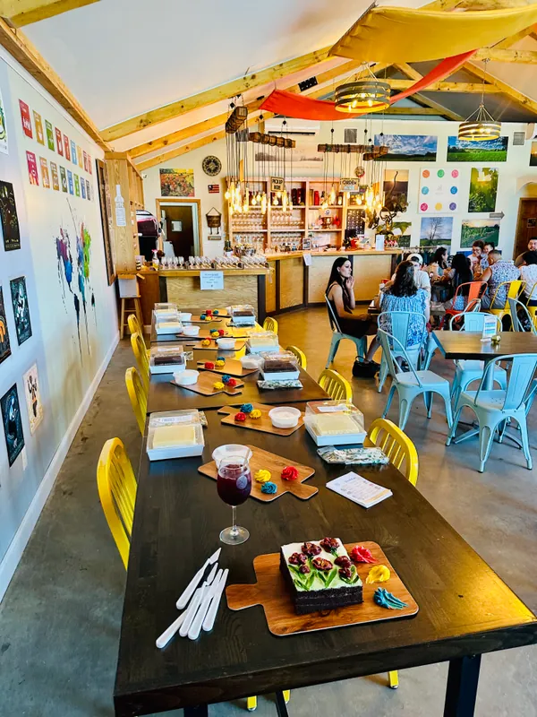 Cake & Sip: Cake Painting