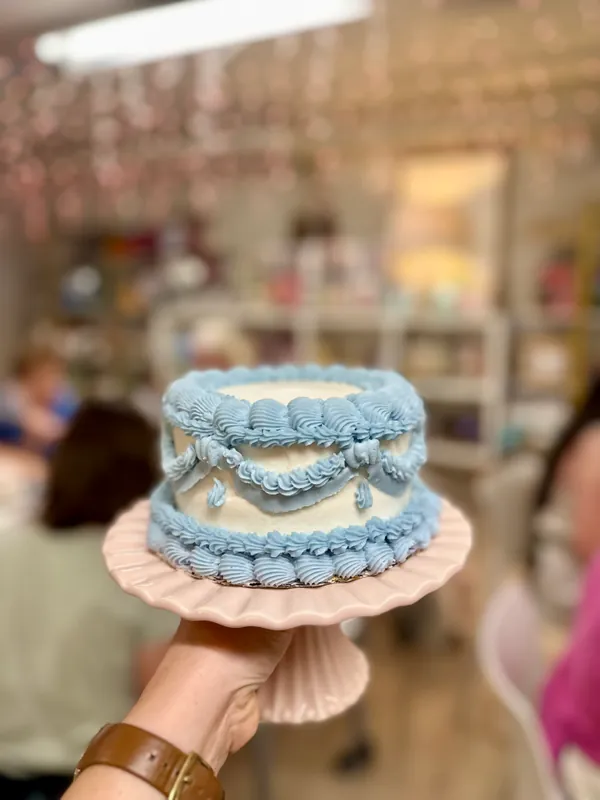 Vintage Cake Decorating