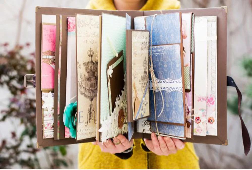 The Secret Life of Paper: A Four-Week Junk Journal Adventure, Girls Ages 11-13