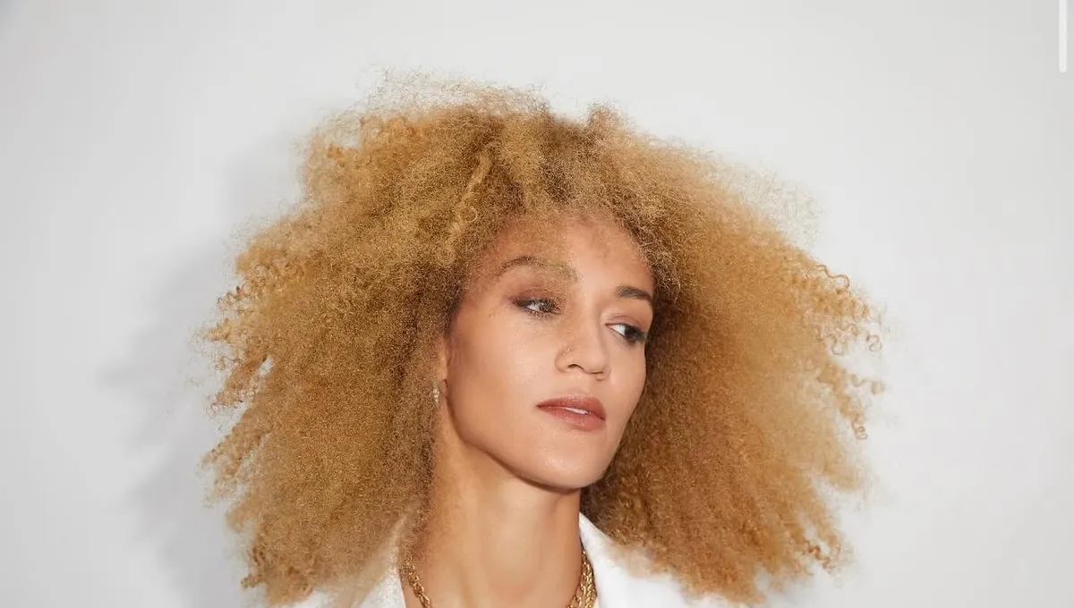 Another Dimension: Color Techniques for Curls and Coils